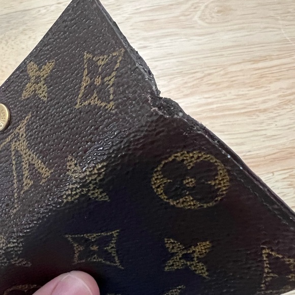 Used LV 4 key holder - Picture 13 of 13